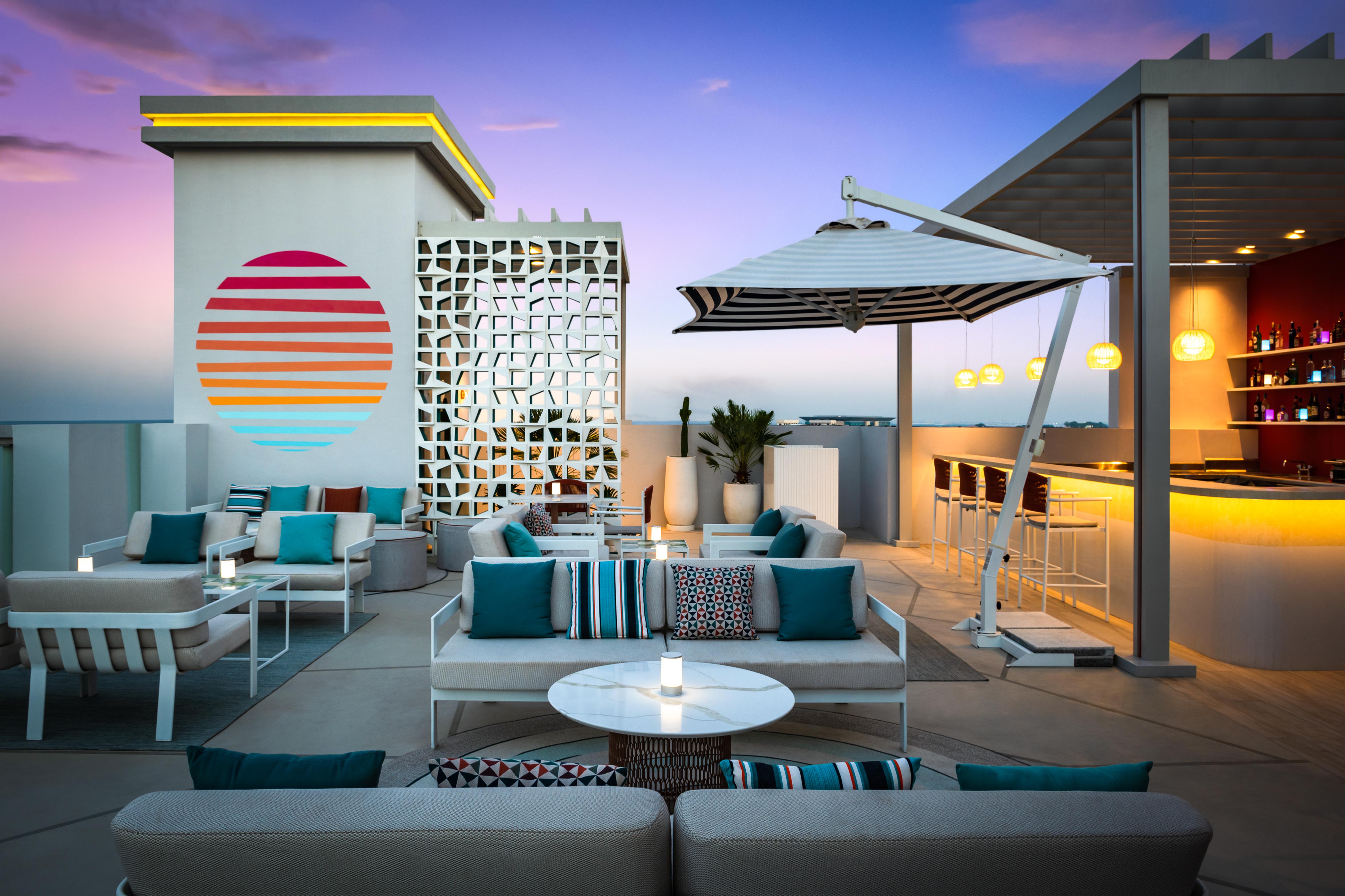 Vida Beach Resort Umm Al Quwain Dış mekan fotoğraf The rooftop bar at the hotel